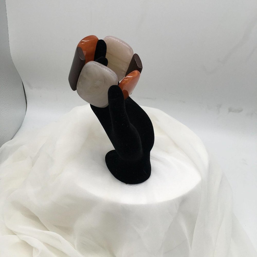 UNSIGNED BRACELET LIGHT WT PLASTICS STRETCH BROWN - Picture 3 of 8